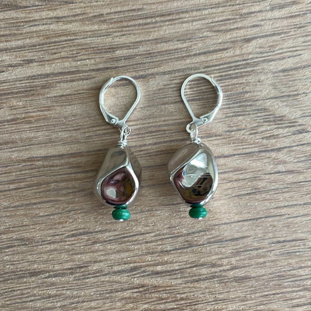 HAND CRAFTED EARRINGS Silvertone Nuggets Turquoise Rondelles
